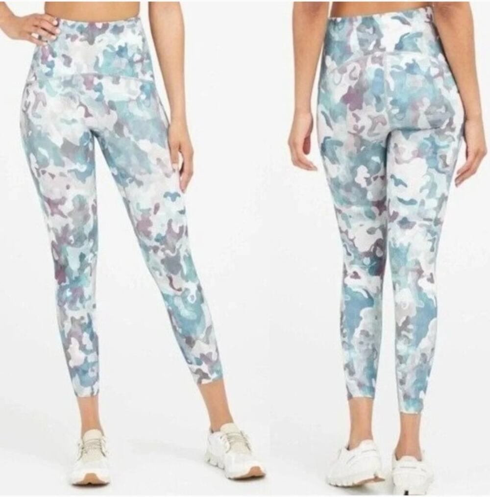 Spanx Booty Boost Active Printed 7/8 Legging, Painted Camo, Size S